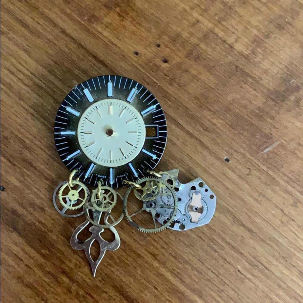 Timepiece brooch